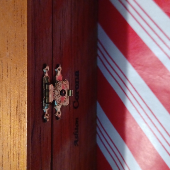 Vintage Cigar box purse - Picture 3 of 13